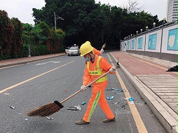 住建部：各地启动对环卫工人的关爱措施